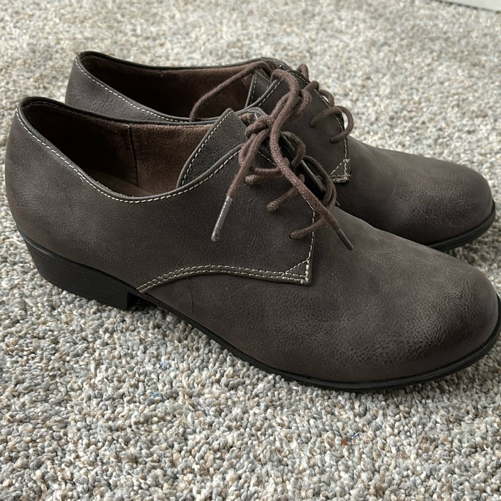 Oxford shoes by Naturalizer Natural Soul size 7.5 excellent condition pre-loved